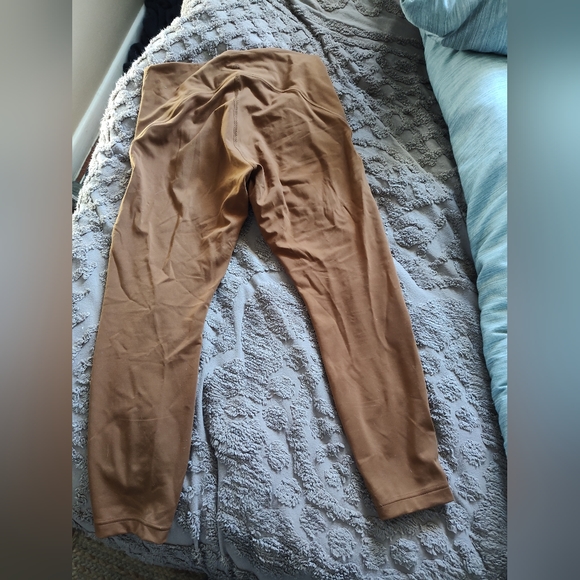 Lululemon Instill Highrise leggings - Picture 4 of 7